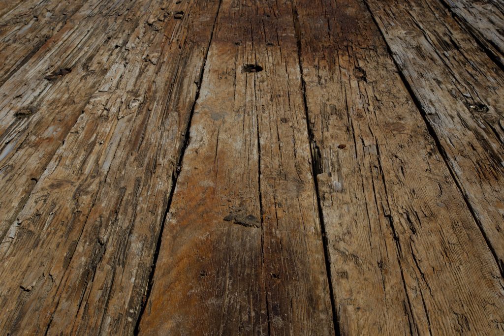 Suelo de madera maciza de pino
