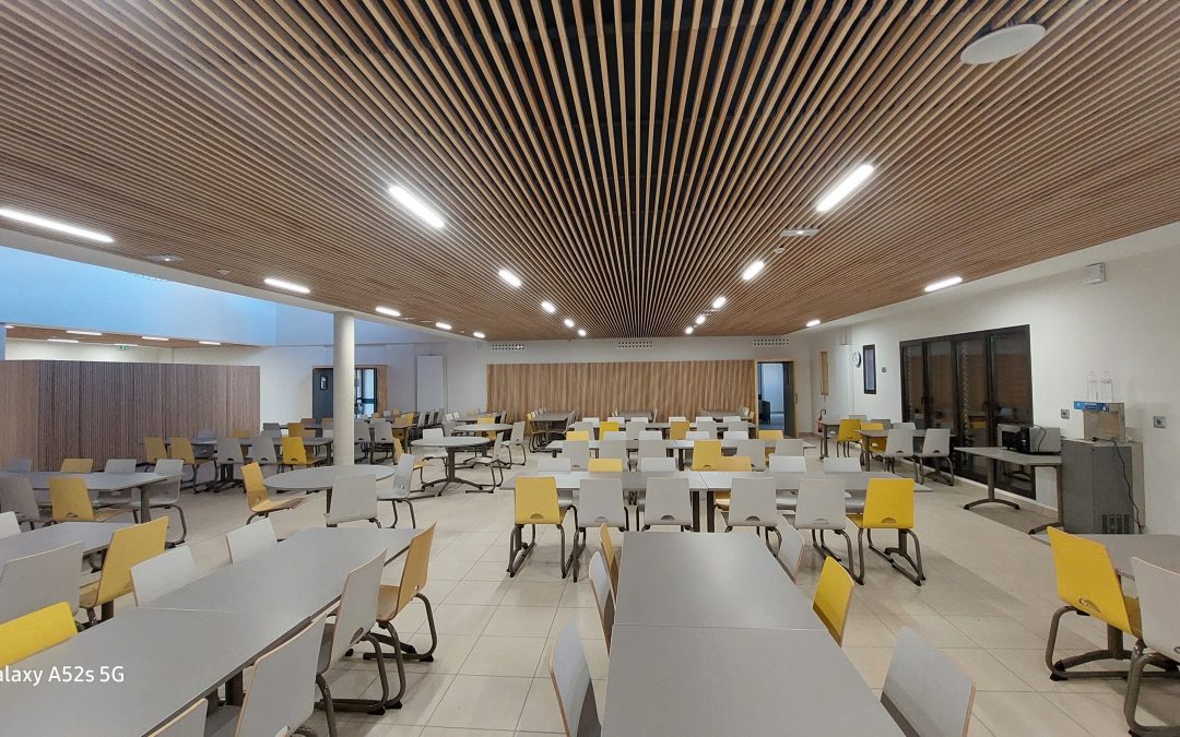 Colegio y gimnasio en Larzac